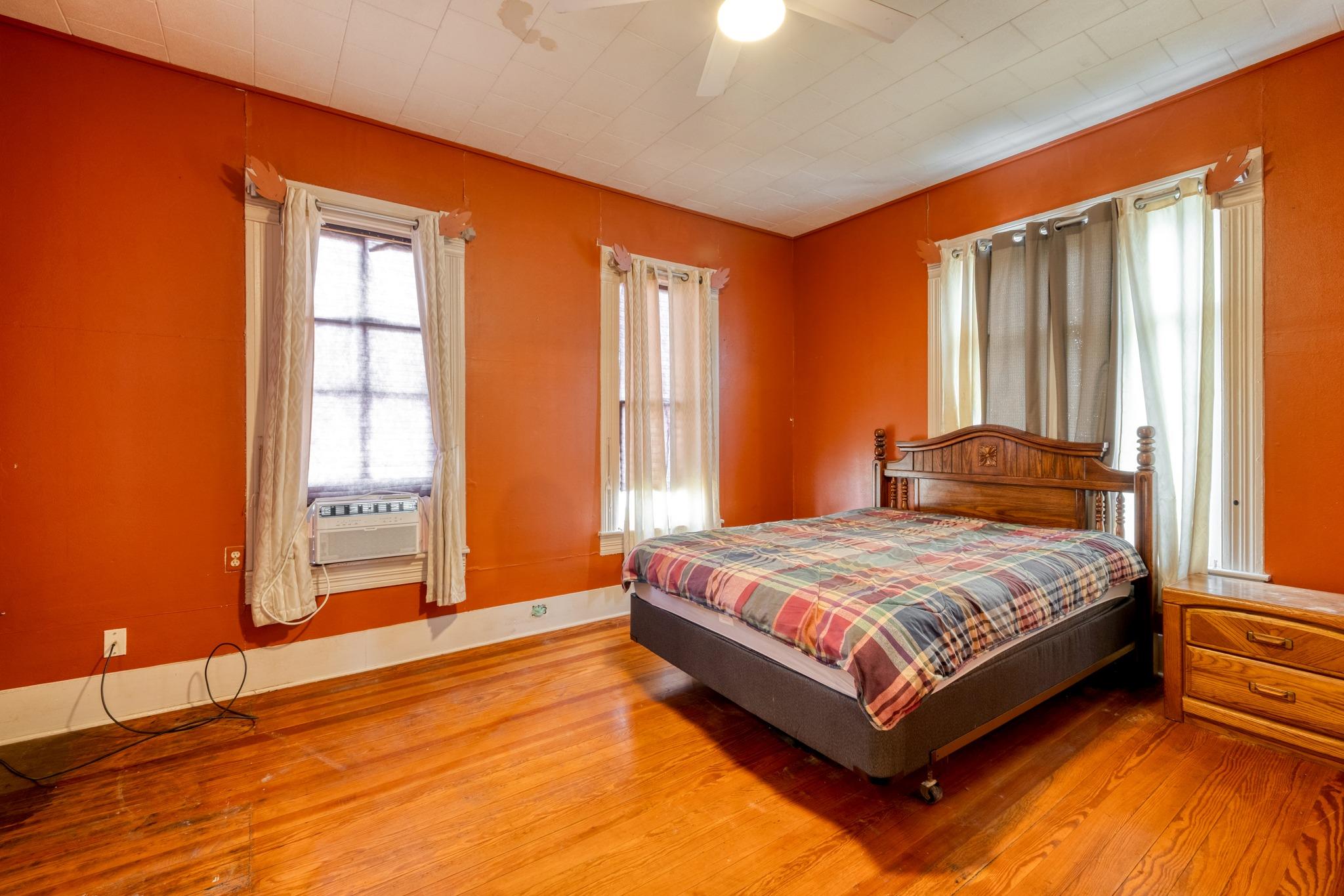 300 N Rio Grande St, Granger, TX 76530