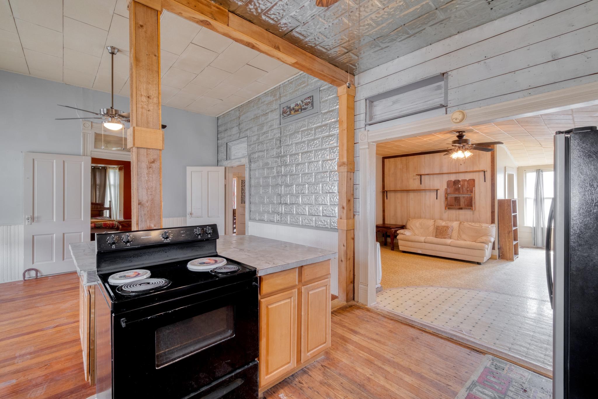 300 N Rio Grande St, Granger, TX 76530