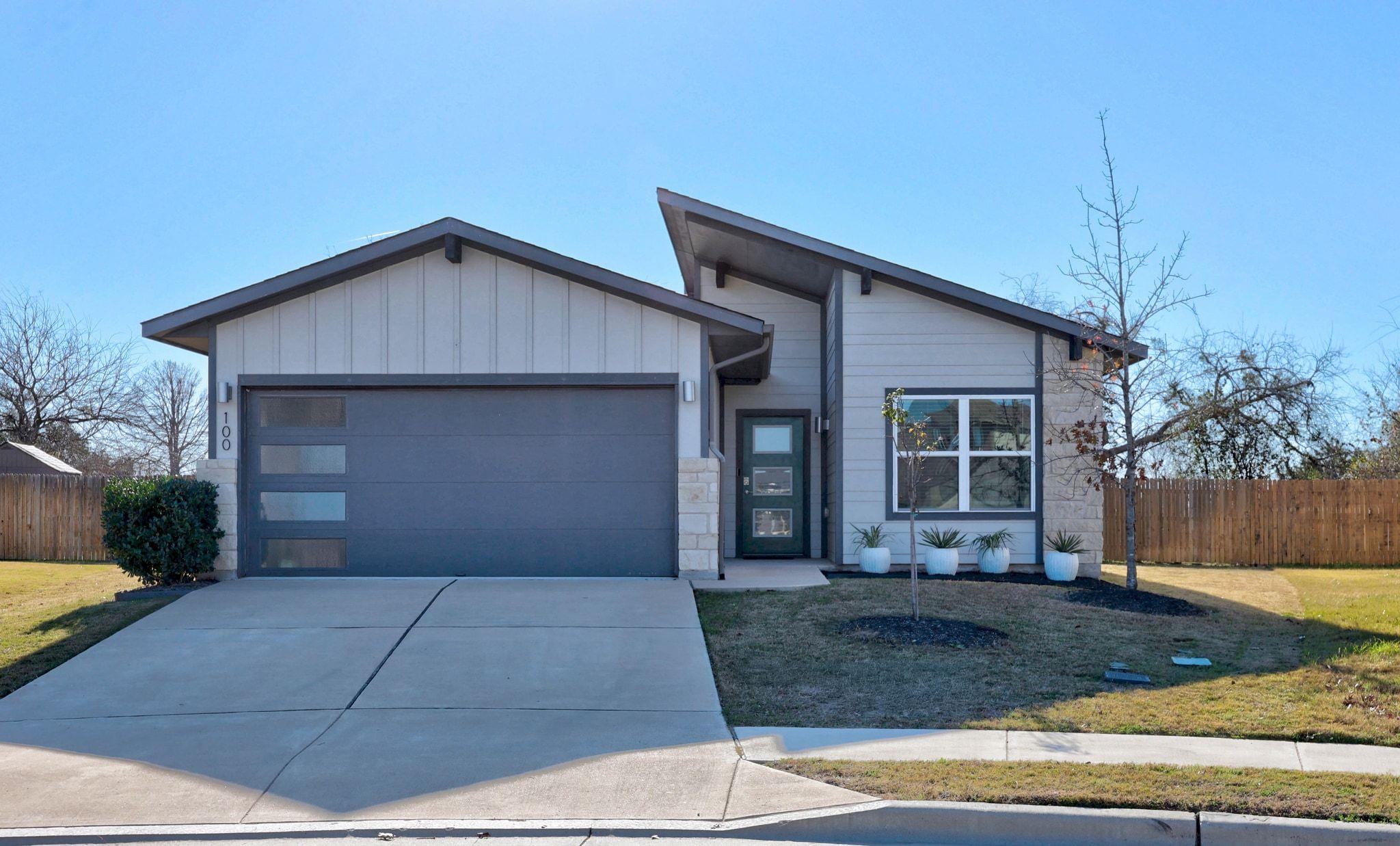 100 Deserti Rd, Leander, TX 78641