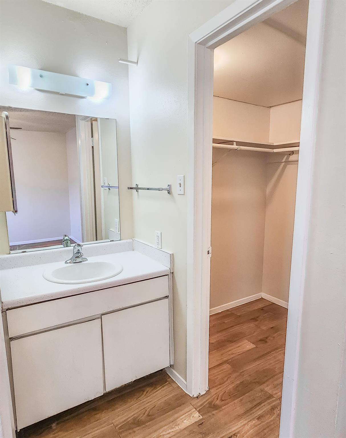 924 E Dean Keeton St # 222, Austin, TX 78705