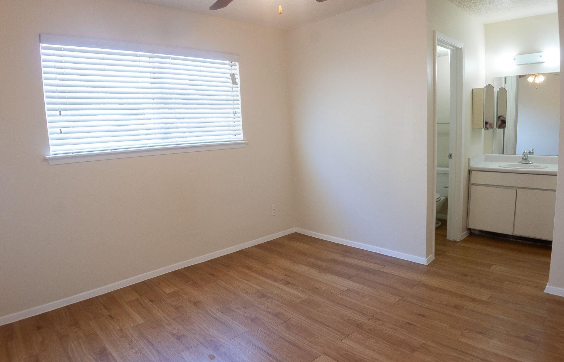 924 E Dean Keeton St # 222, Austin, TX 78705