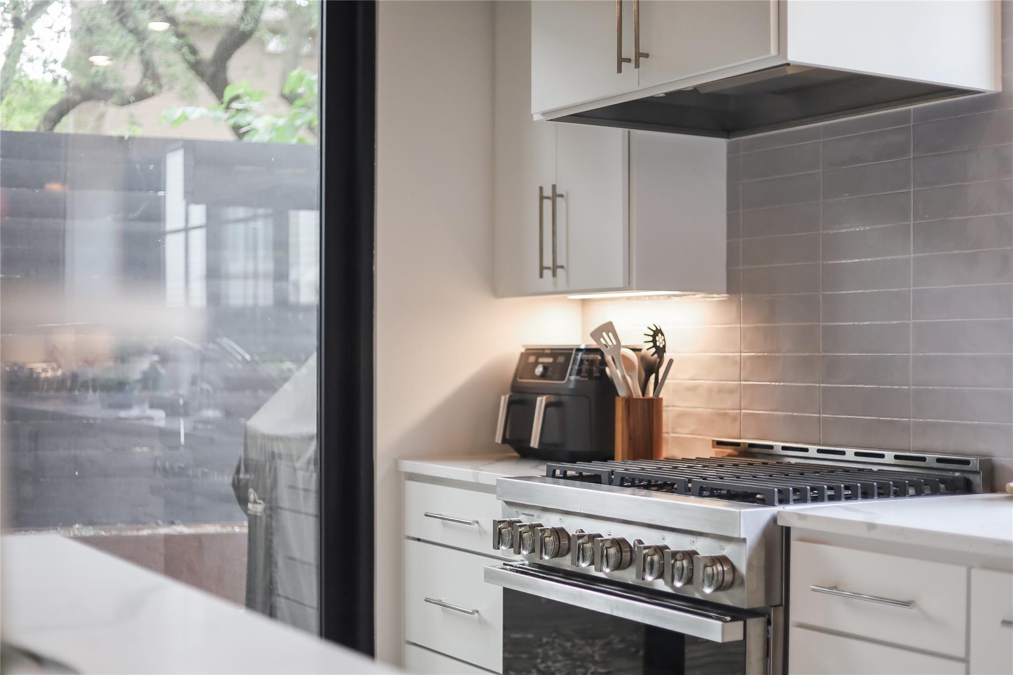 1402 Drake Ave, Austin, TX 78704