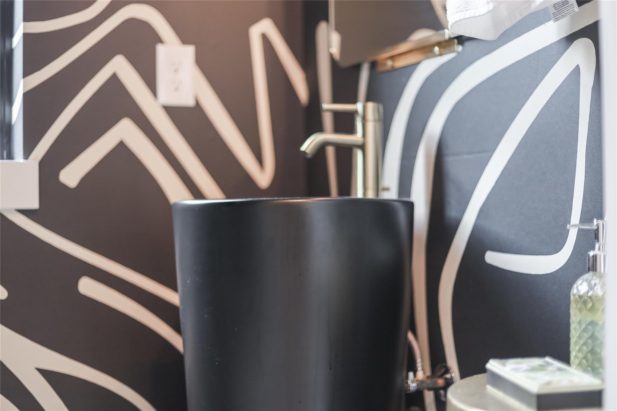 1402 Drake Ave, Austin, TX 78704