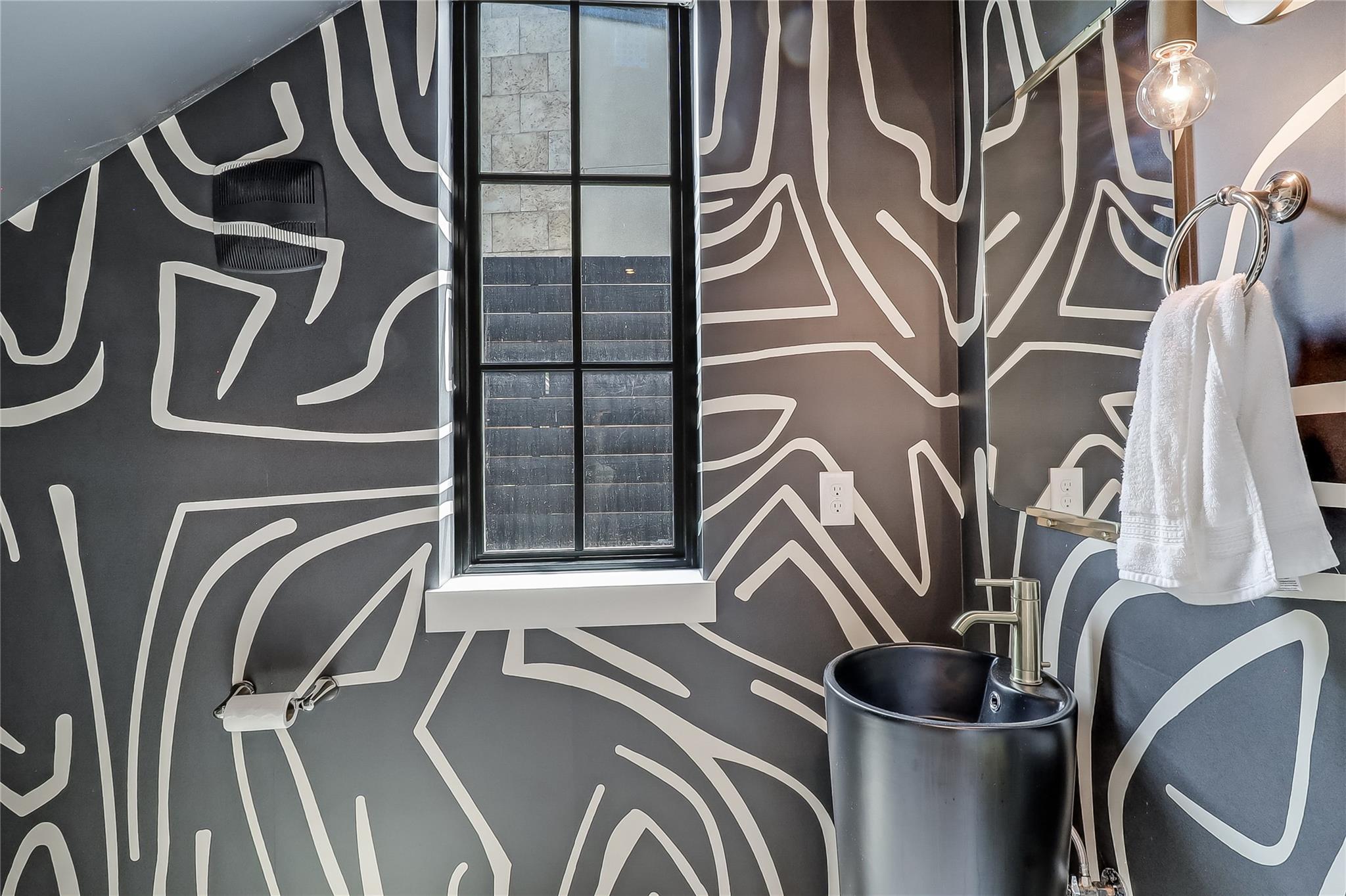 1402 Drake Ave, Austin, TX 78704