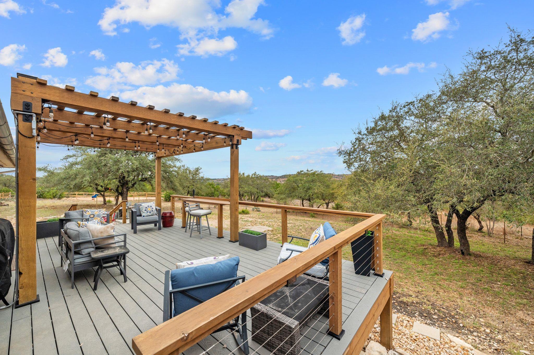 401 Ranchview Rd, Spicewood, TX 78669