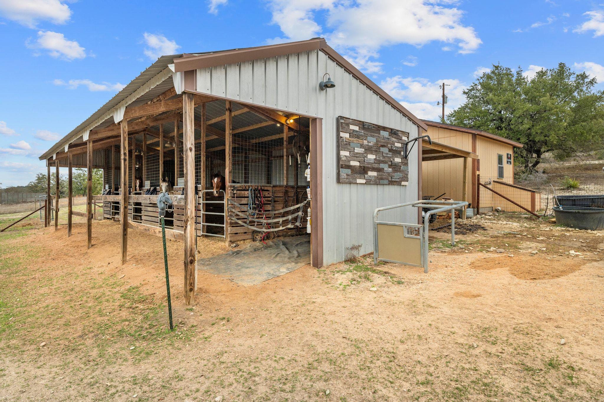 401 Ranchview Rd, Spicewood, TX 78669