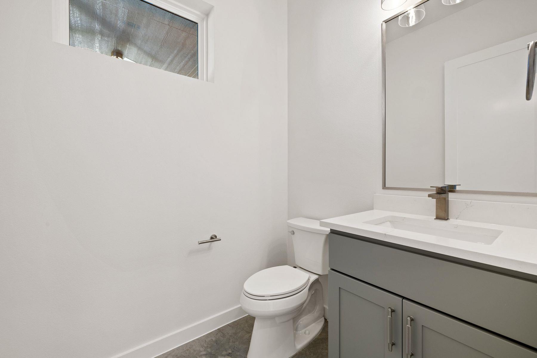 11009 Fourth St, Jonestown, TX 78645