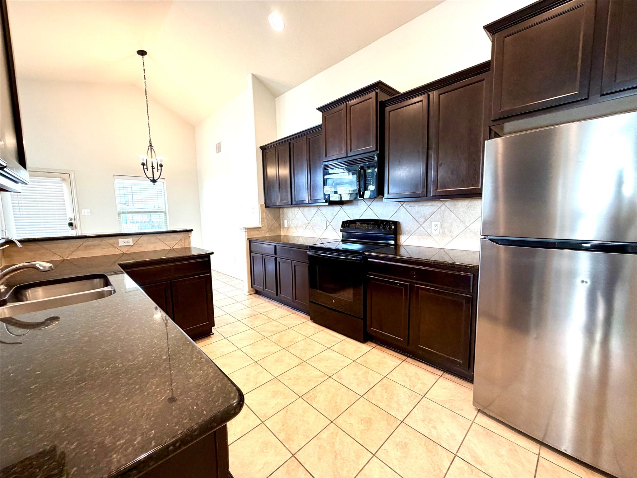 500 Obsidian Ln, Jarrell, TX 76537