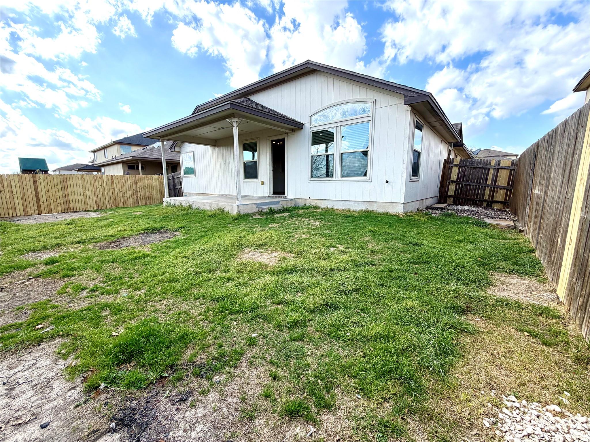 500 Obsidian Ln, Jarrell, TX 76537