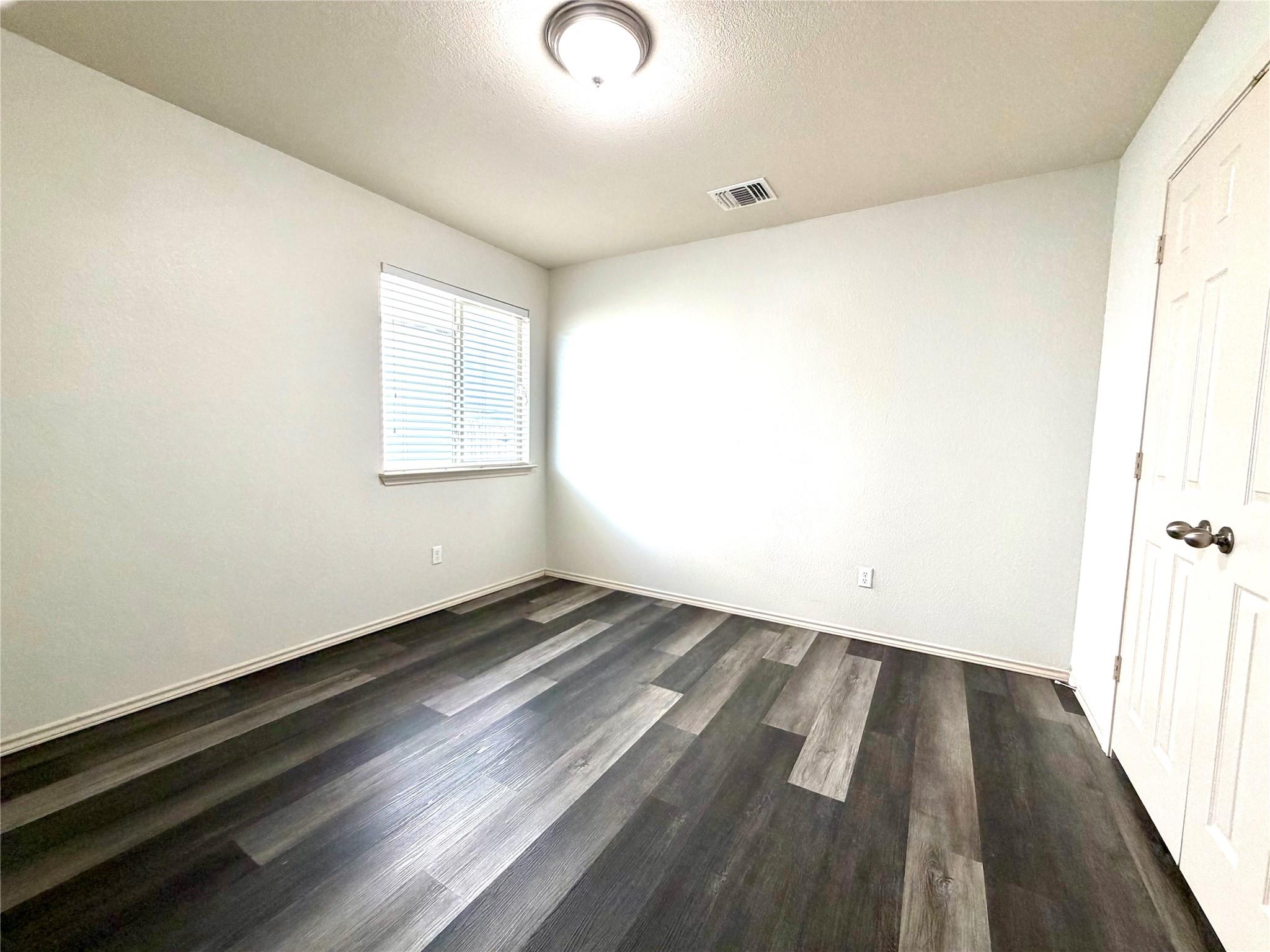 500 Obsidian Ln, Jarrell, TX 76537