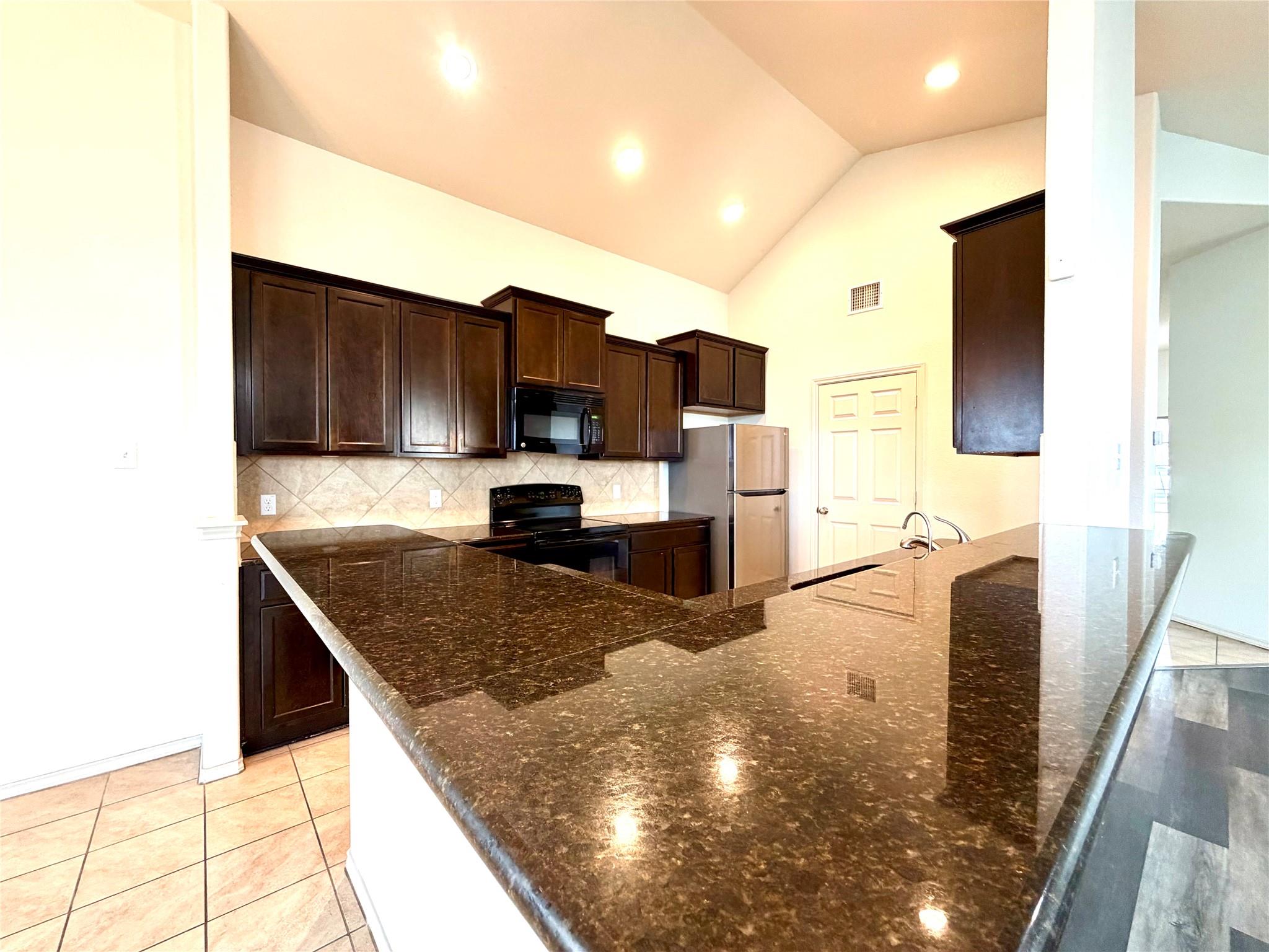 500 Obsidian Ln, Jarrell, TX 76537