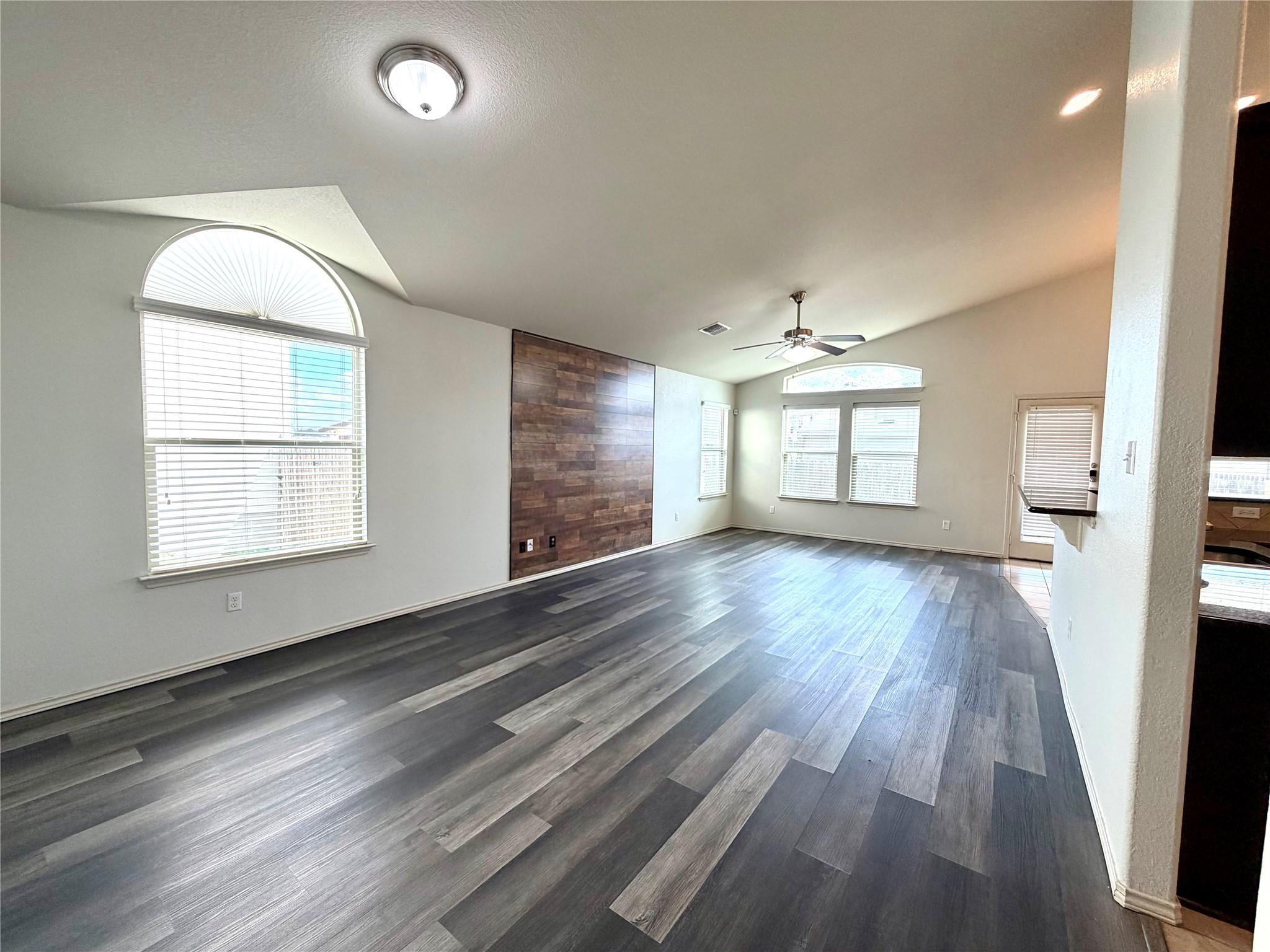 500 Obsidian Ln, Jarrell, TX 76537