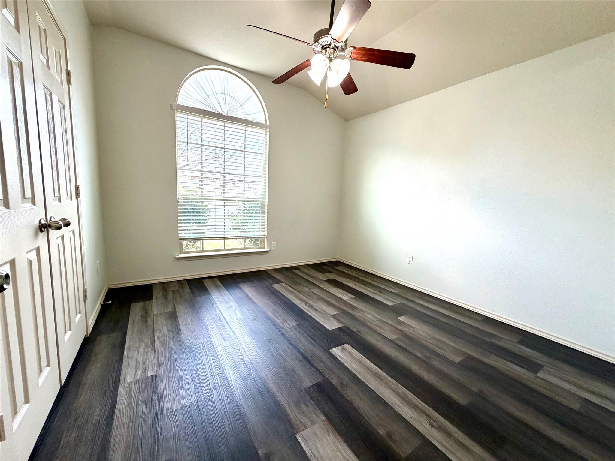 500 Obsidian Ln, Jarrell, TX 76537