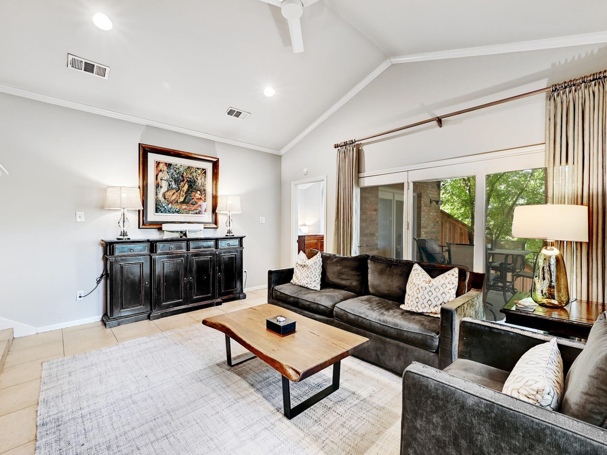 6010 Long Champ Ct # 110, Austin, TX 78746