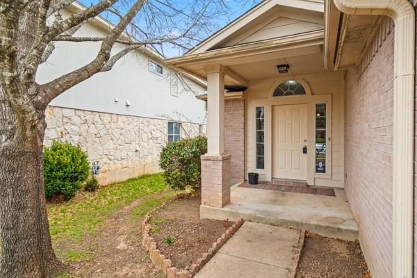 11613 Paul E Anderson Dr, Austin, TX 78748