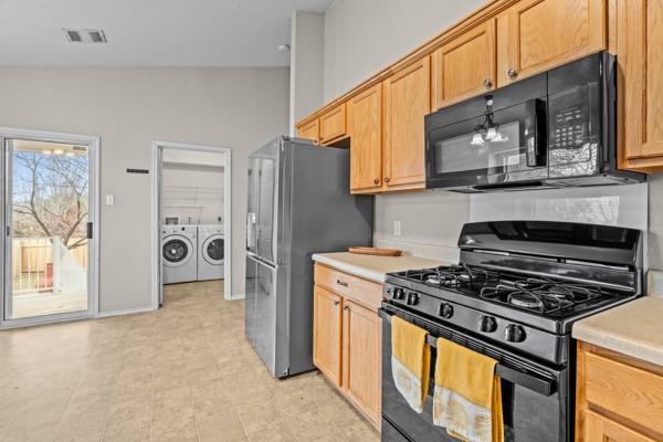 11613 Paul E Anderson Dr, Austin, TX 78748