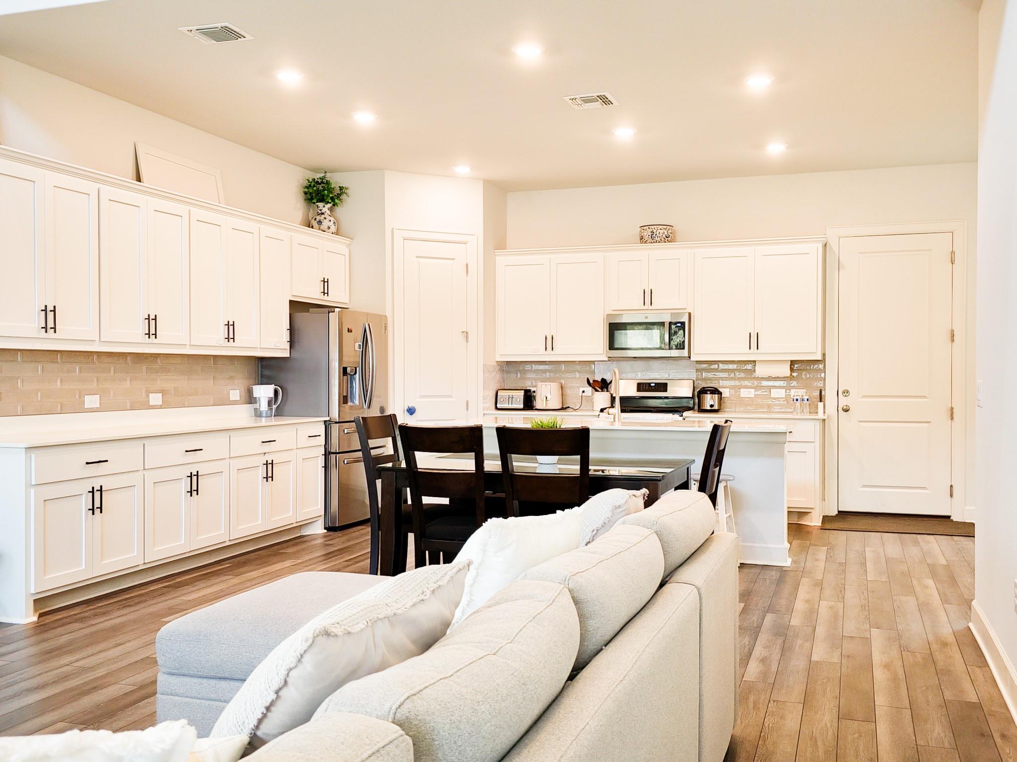 12612 Stanford Dr # 7, Austin, TX 78748