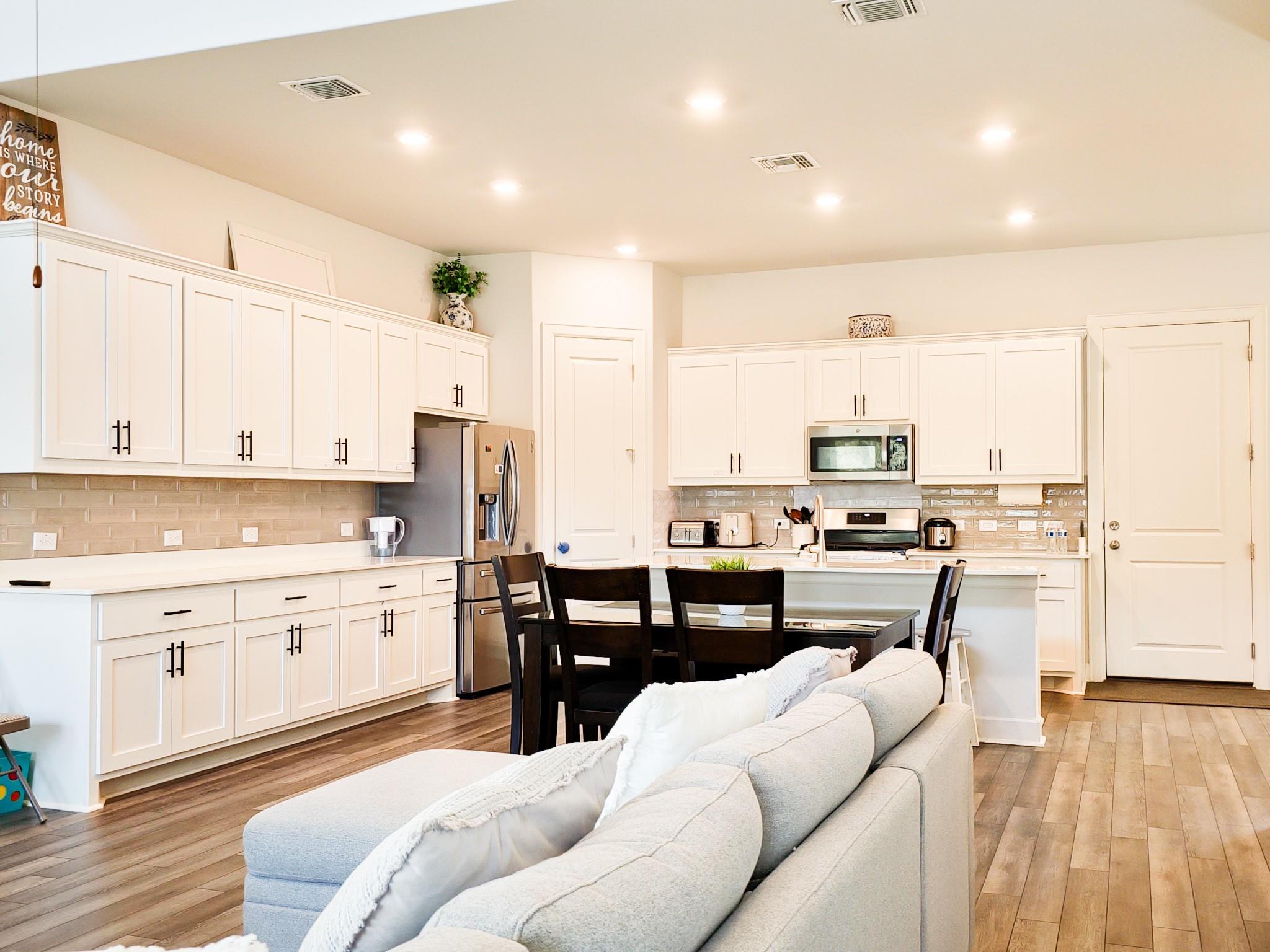 12612 Stanford Dr # 7, Austin, TX 78748