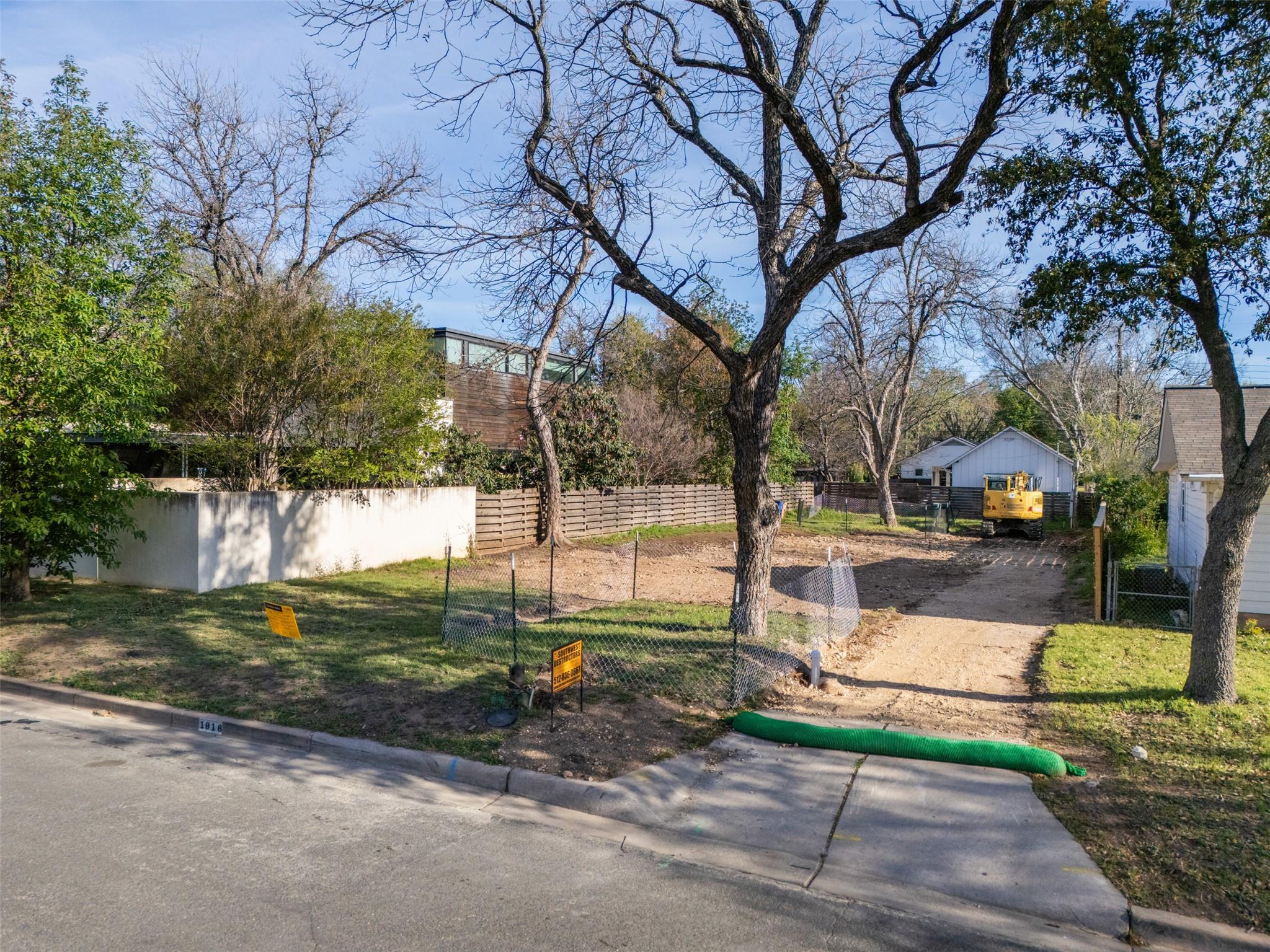 1916 W 38th St, Austin, TX 78731