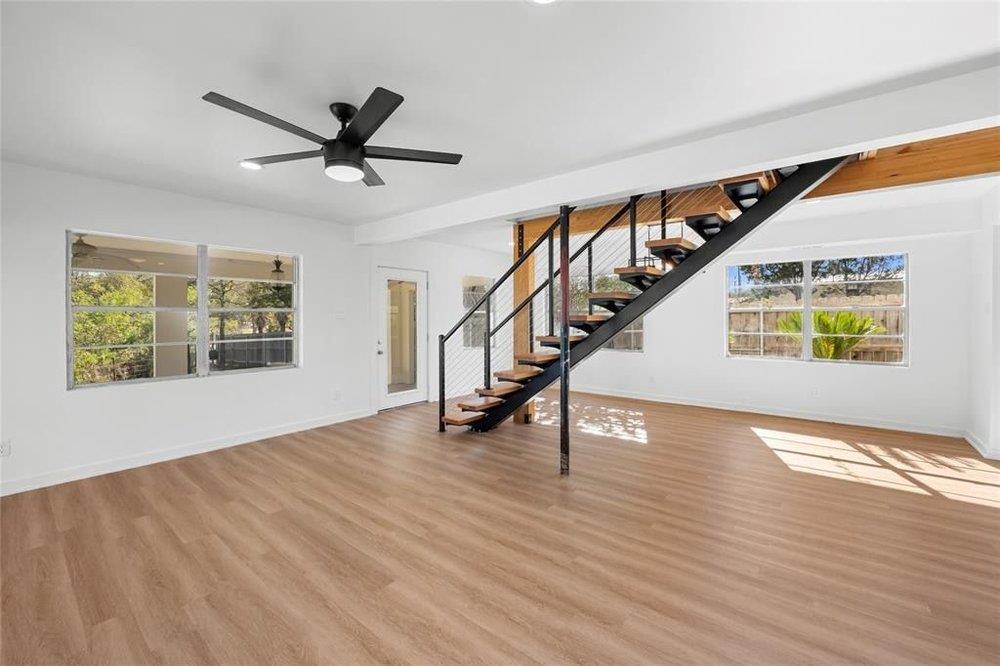 20204 Barnett Glenn Rd, Spicewood, TX 78669