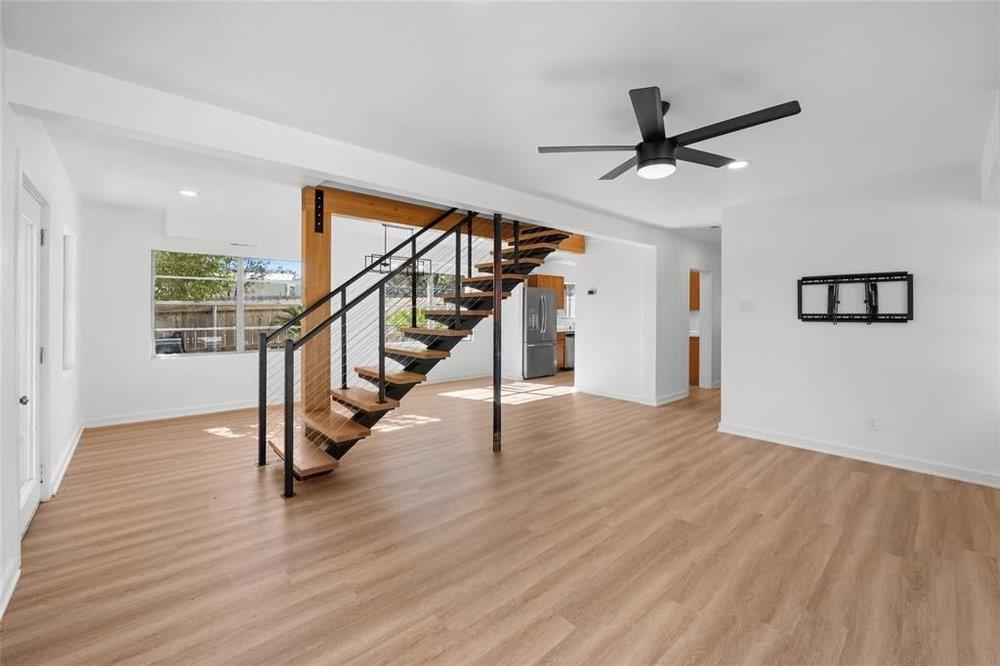 20204 Barnett Glenn Rd, Spicewood, TX 78669