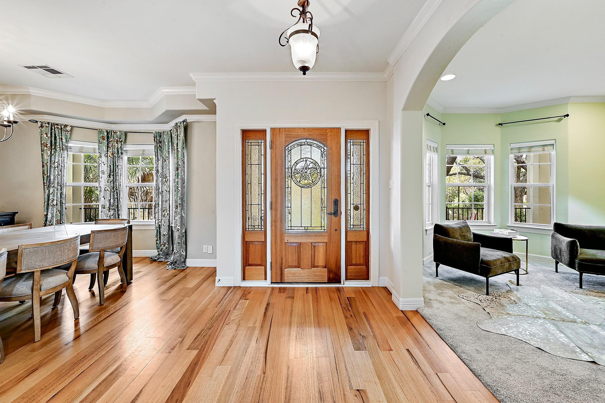 22 Hedgebrook Way, The Hills, TX 78738