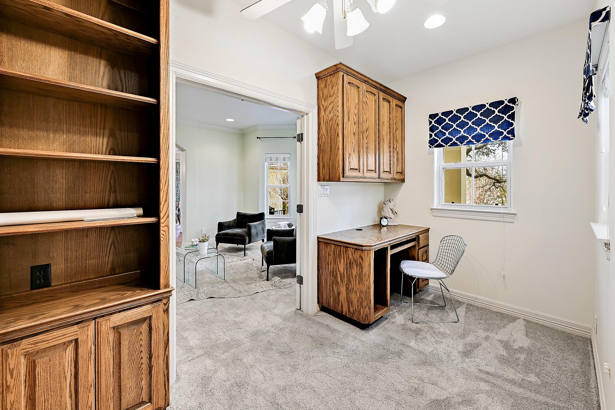 22 Hedgebrook Way, The Hills, TX 78738