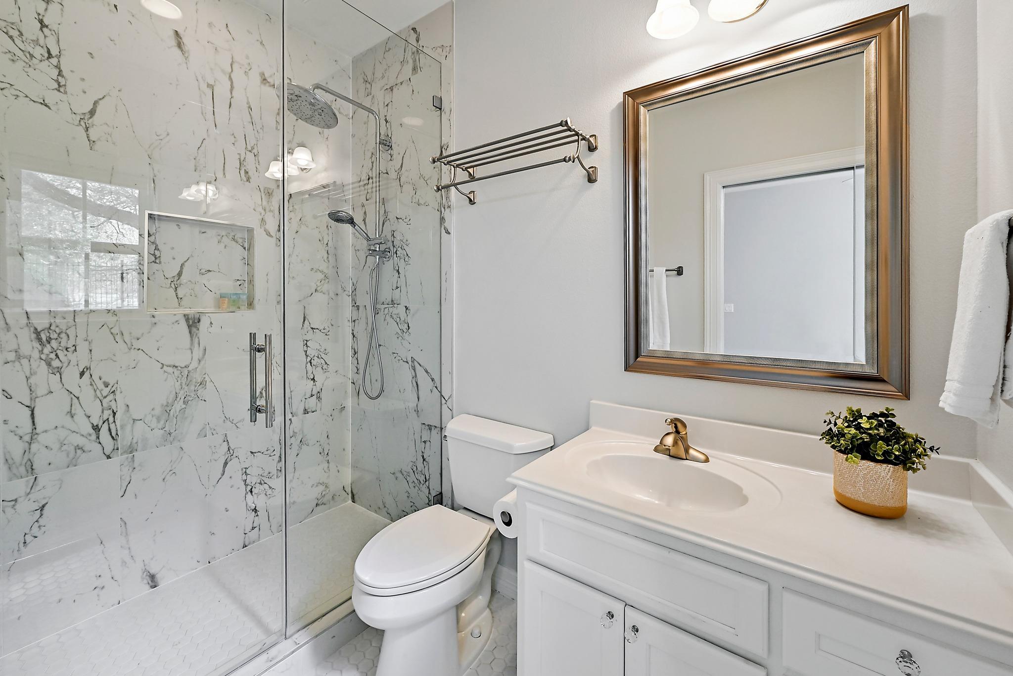 22 Hedgebrook Way, The Hills, TX 78738