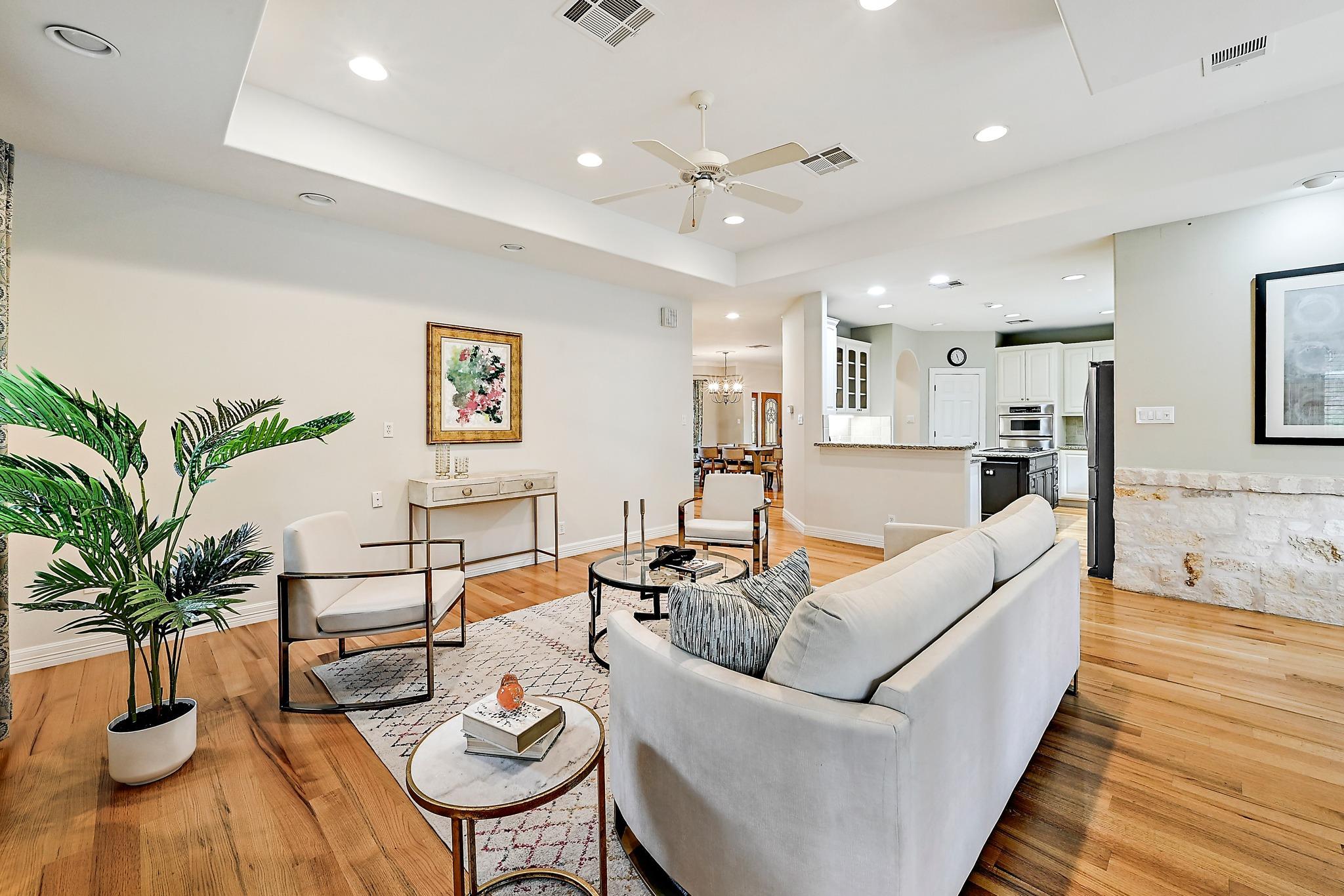 22 Hedgebrook Way, The Hills, TX 78738