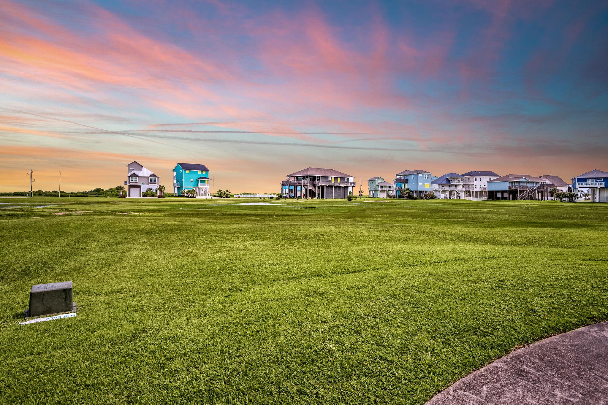 3807 Carmel Ct, Galveston, TX 77554