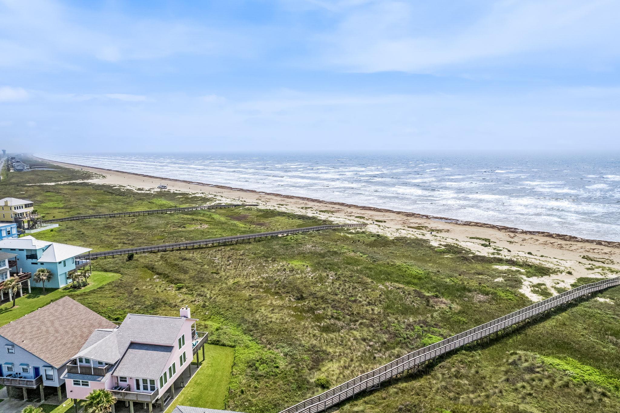 3807 Carmel Ct, Galveston, TX 77554