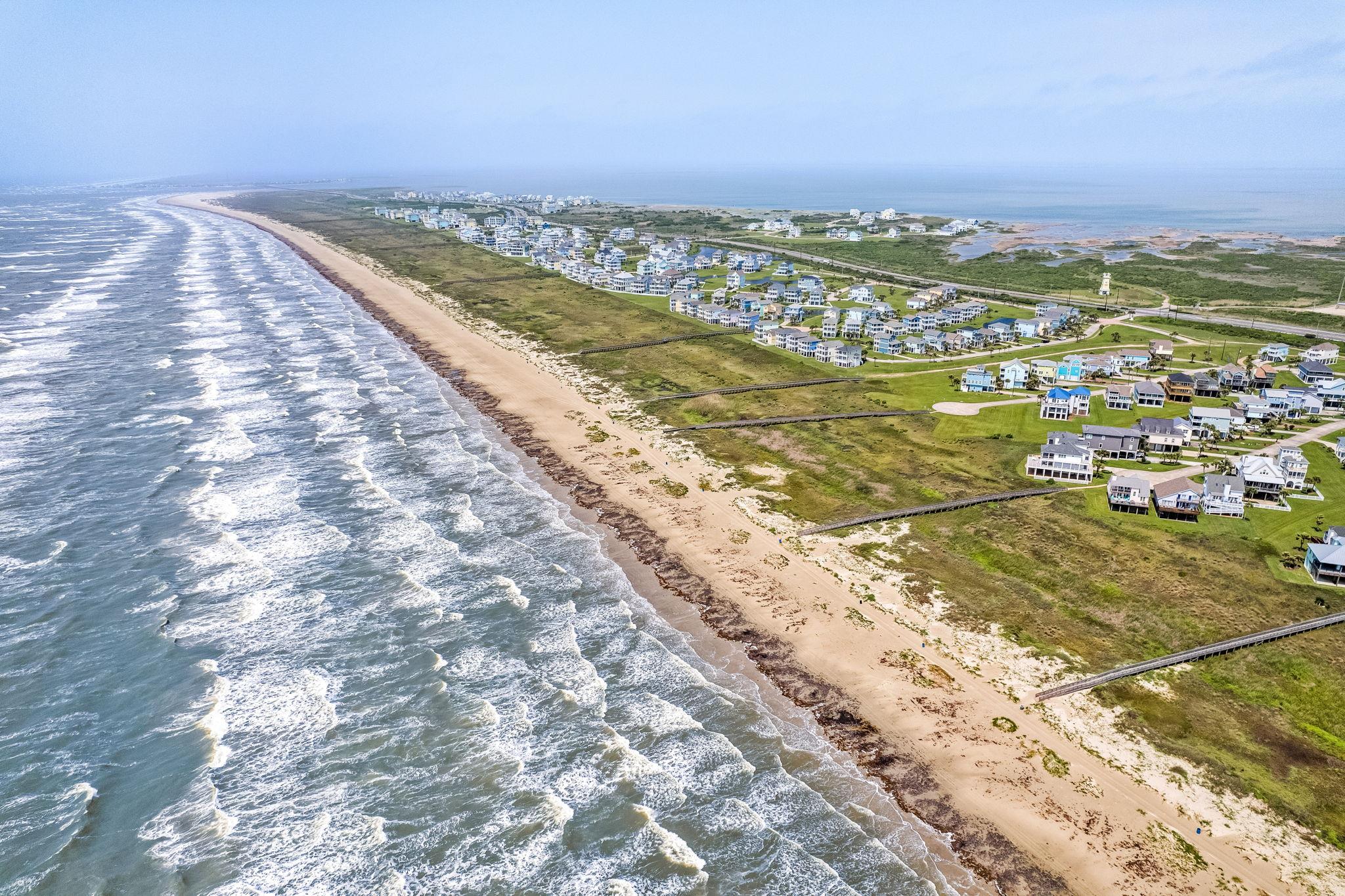 3807 Carmel Ct, Galveston, TX 77554