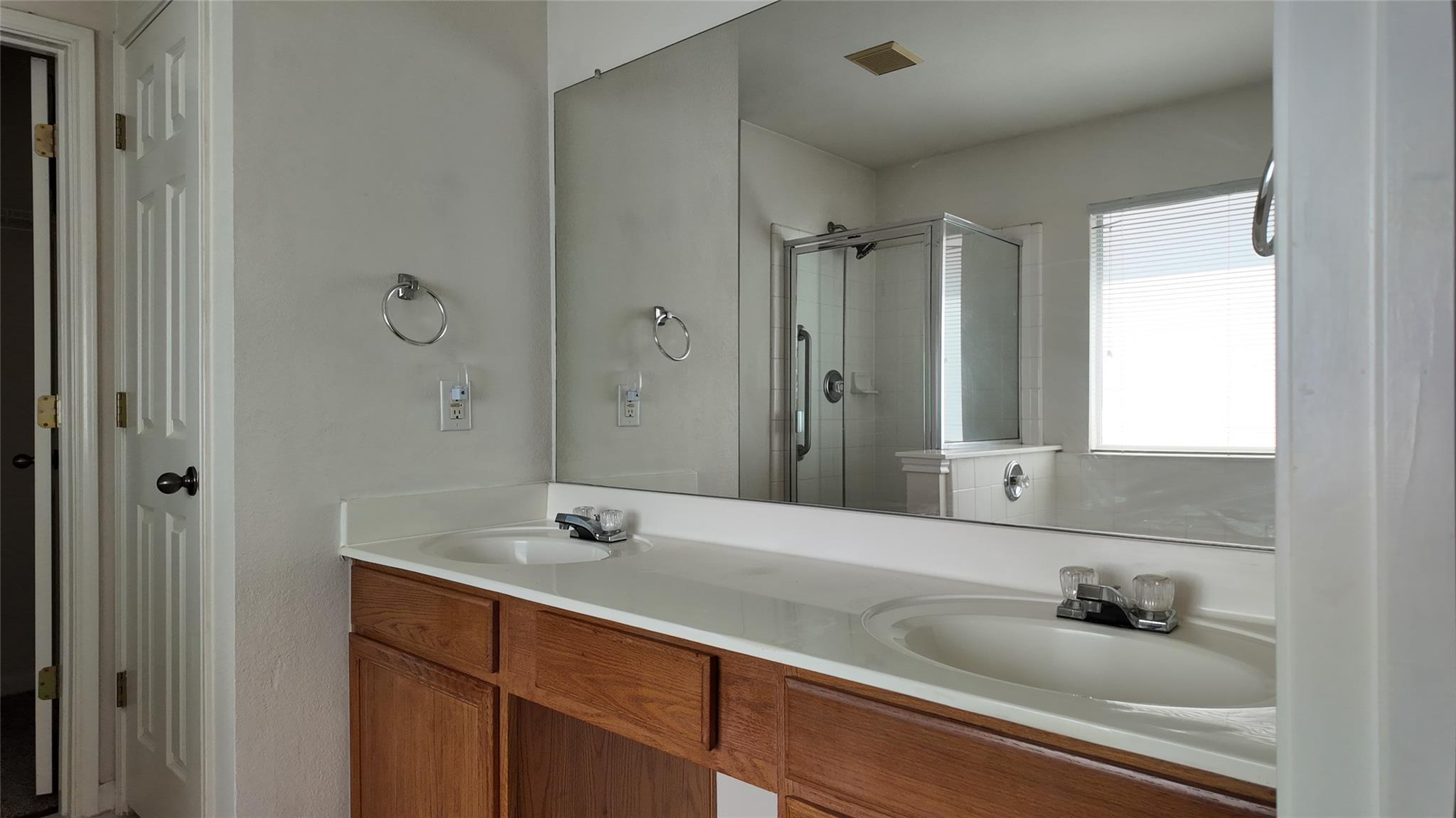 100 Maplewood S, Kyle, TX 78640