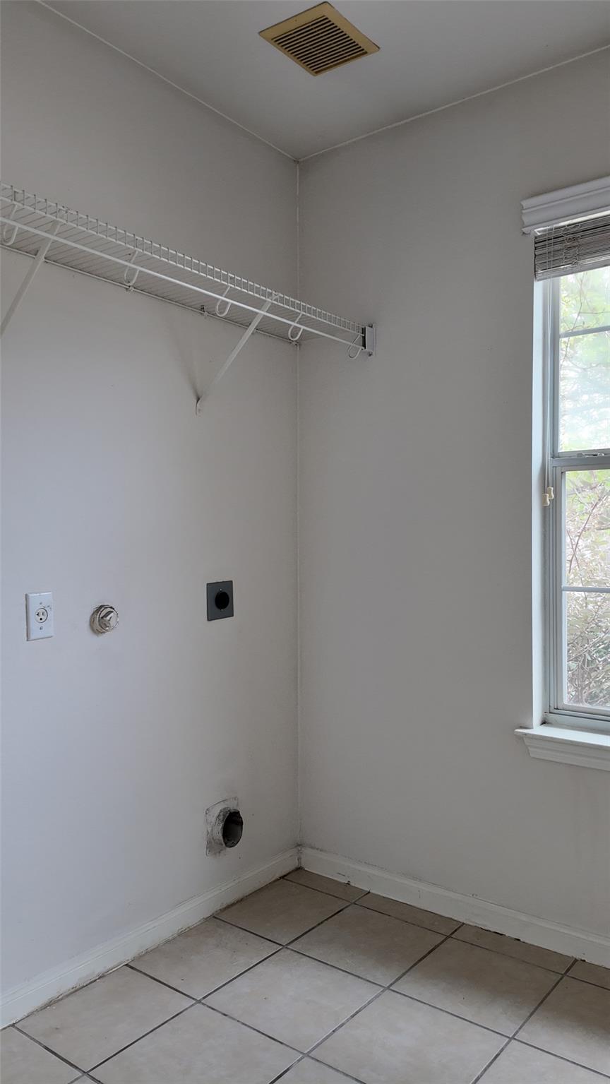 100 Maplewood S, Kyle, TX 78640