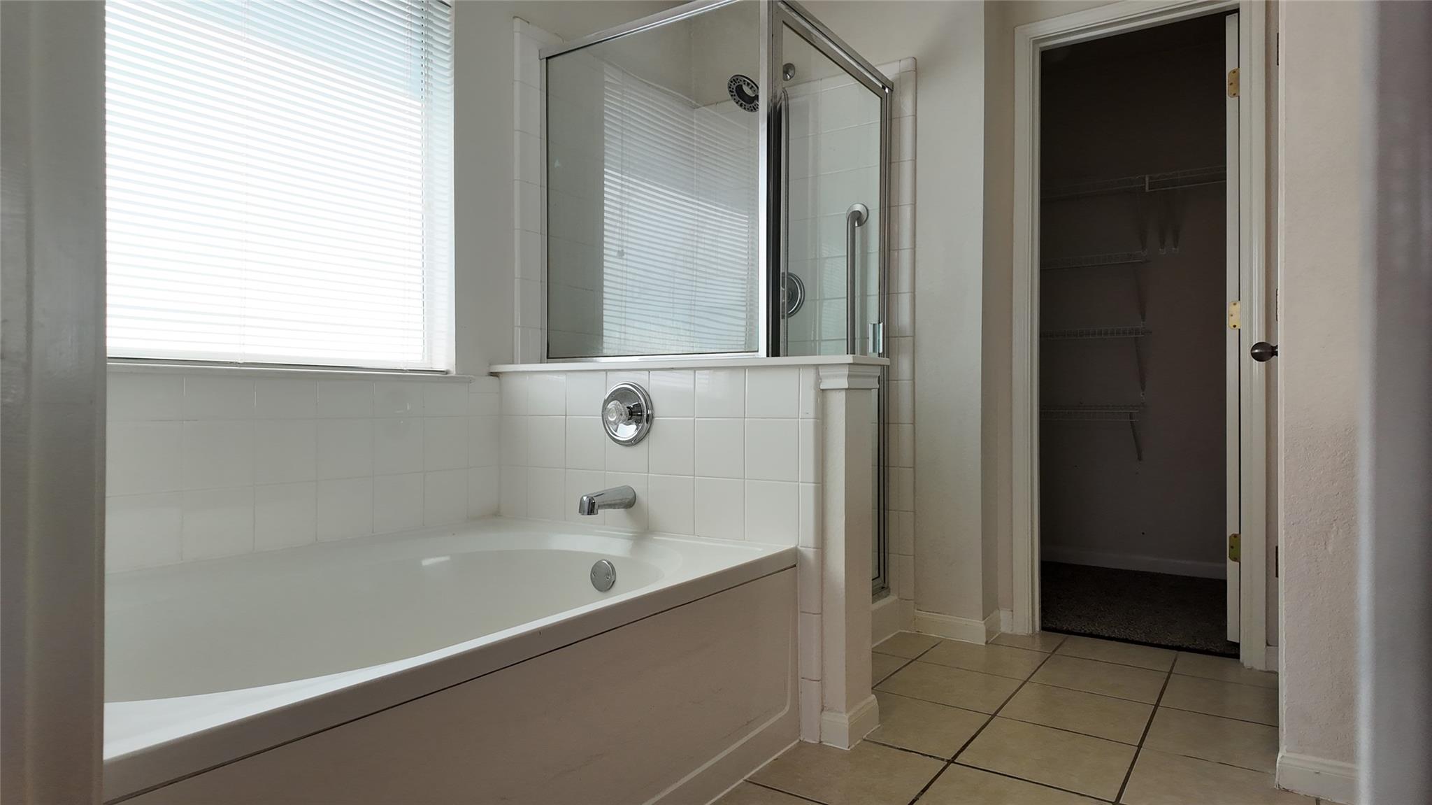 100 Maplewood S, Kyle, TX 78640