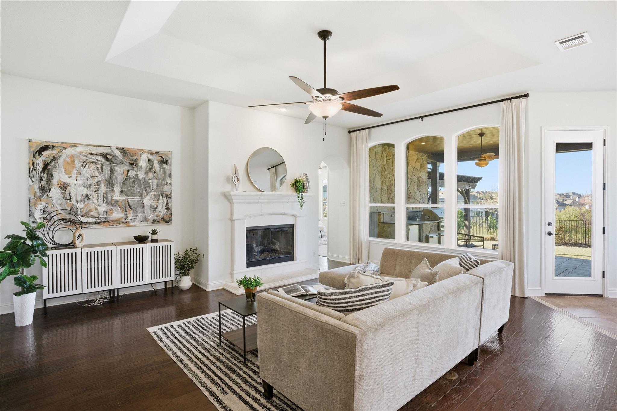 105 Edinburgh Isle Ct, Lakeway, TX 78738