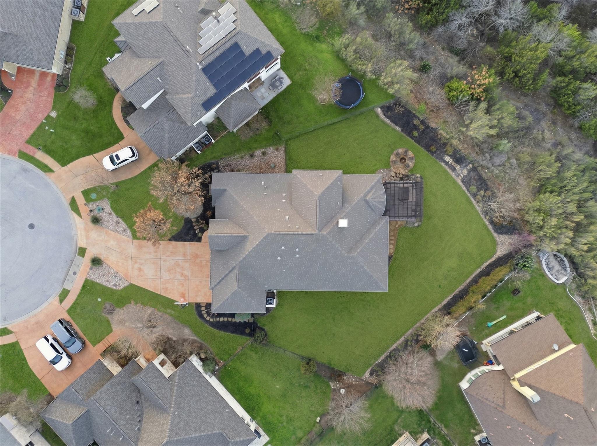 105 Edinburgh Isle Ct, Lakeway, TX 78738