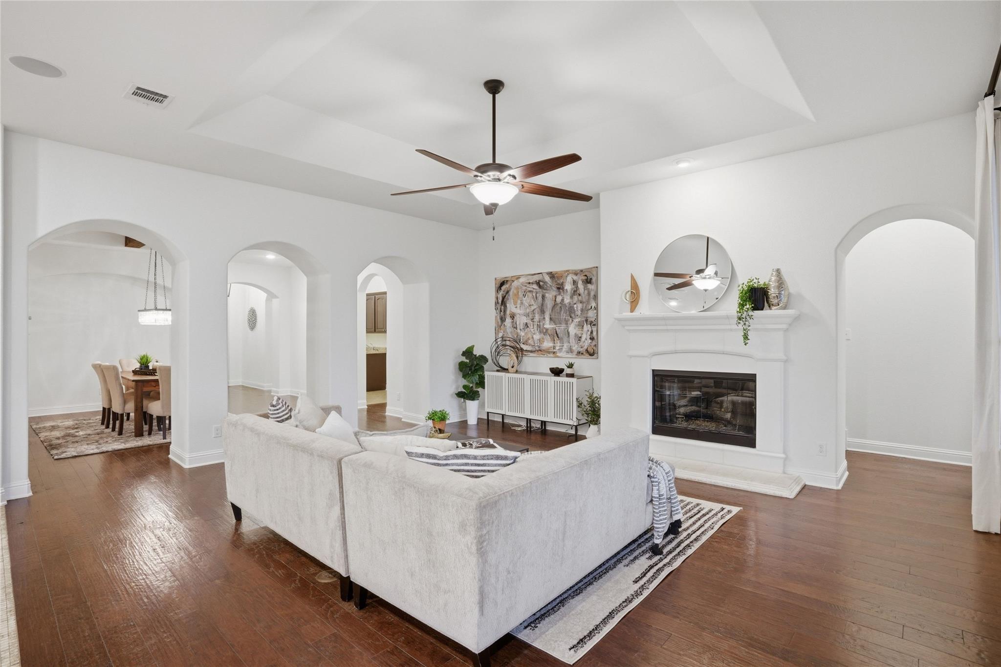 105 Edinburgh Isle Ct, Lakeway, TX 78738