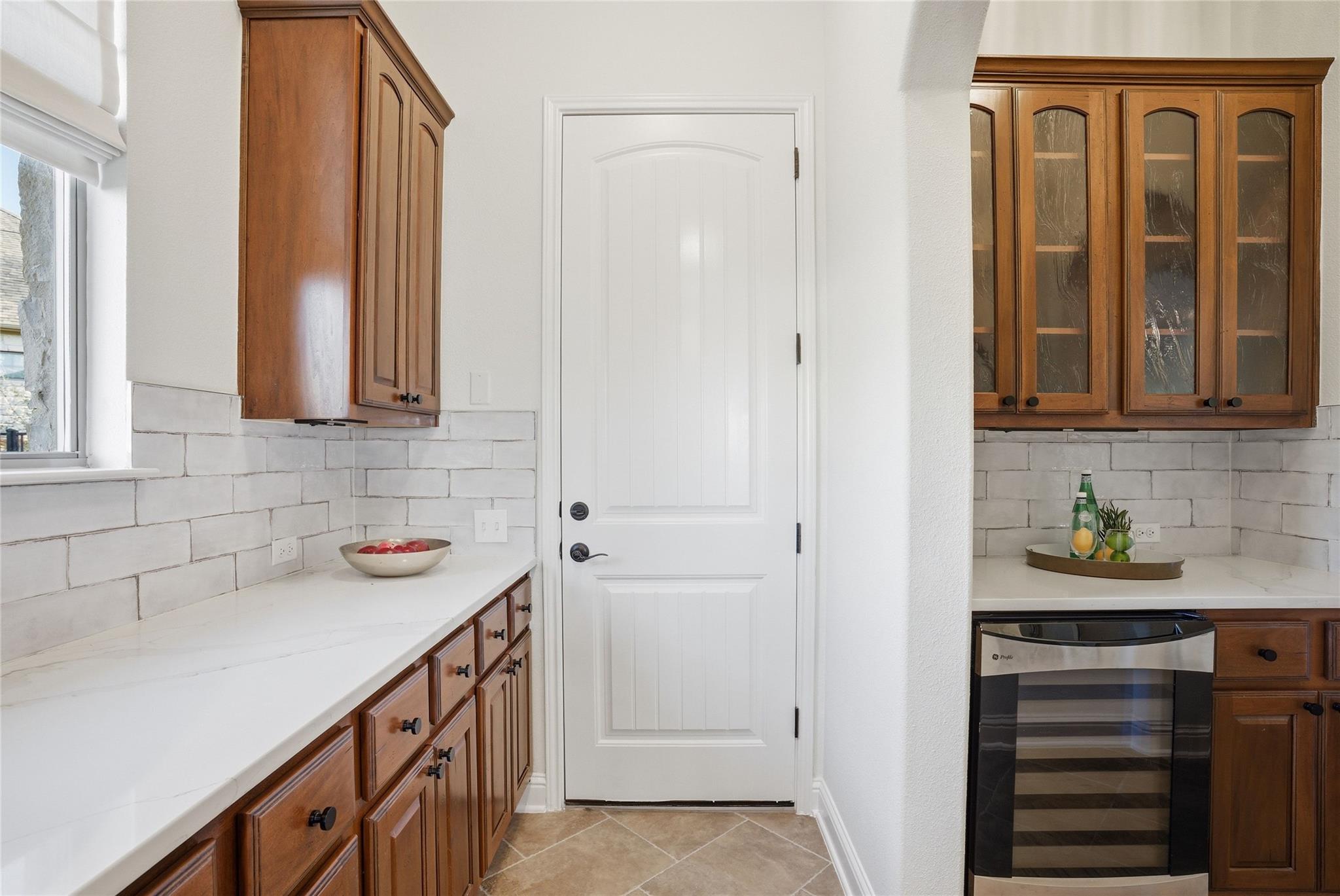 105 Edinburgh Isle Ct, Lakeway, TX 78738