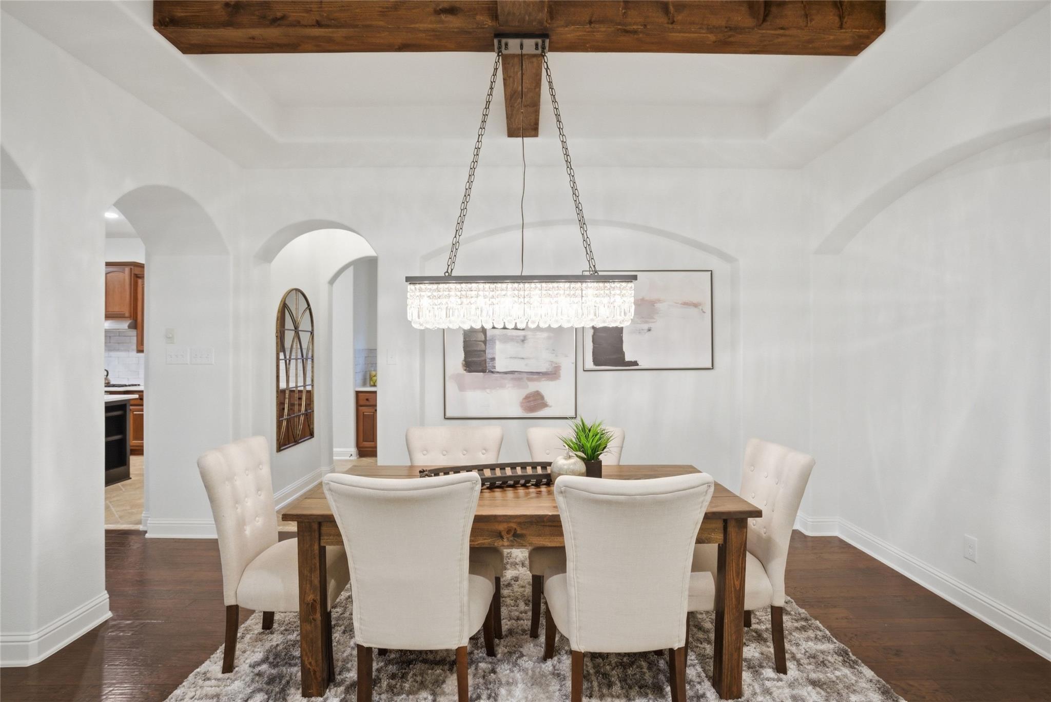 105 Edinburgh Isle Ct, Lakeway, TX 78738