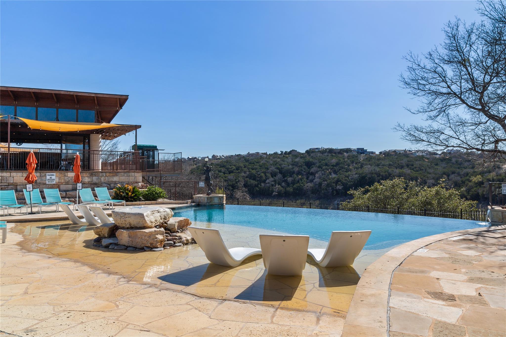 105 Edinburgh Isle Ct, Lakeway, TX 78738