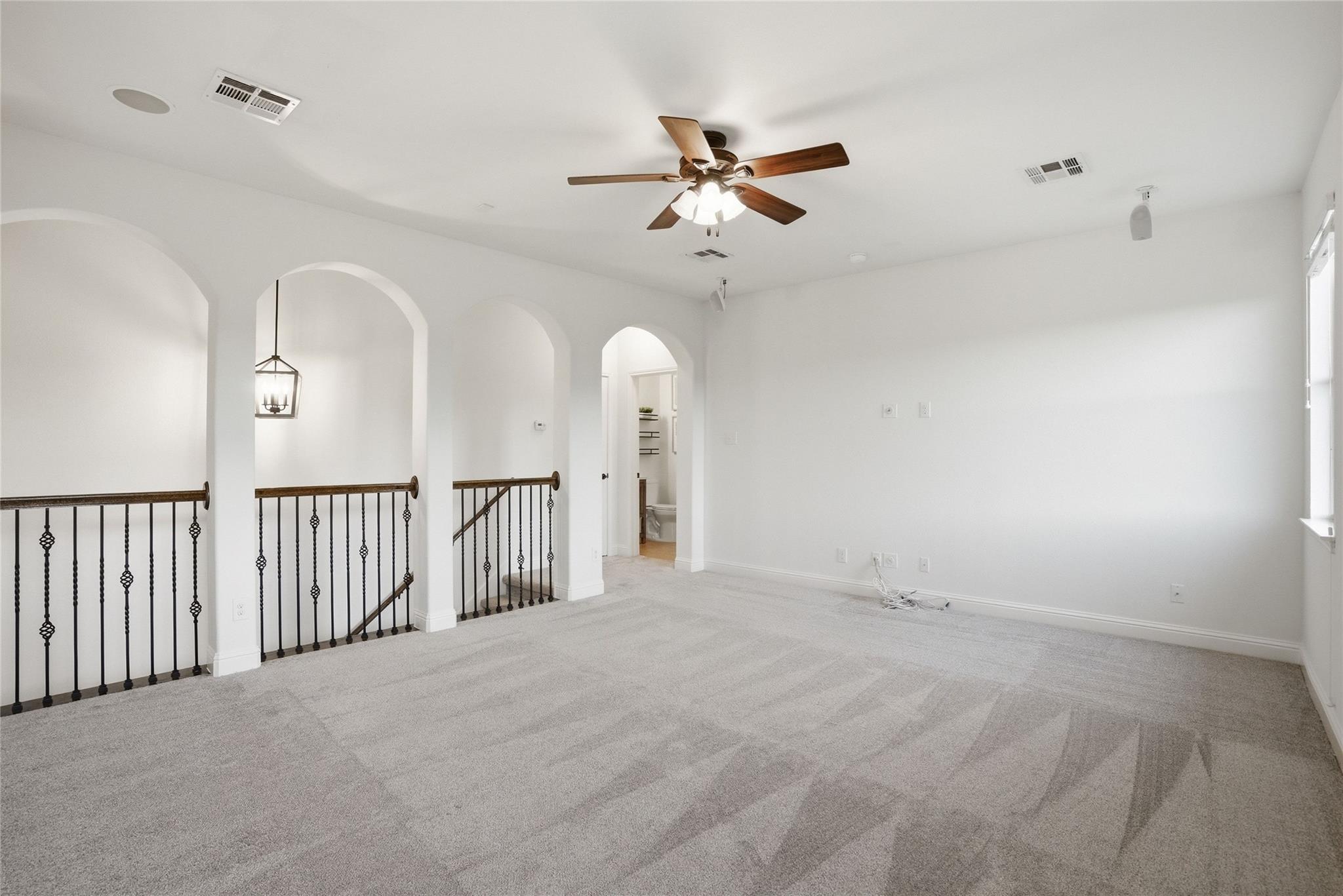 105 Edinburgh Isle Ct, Lakeway, TX 78738