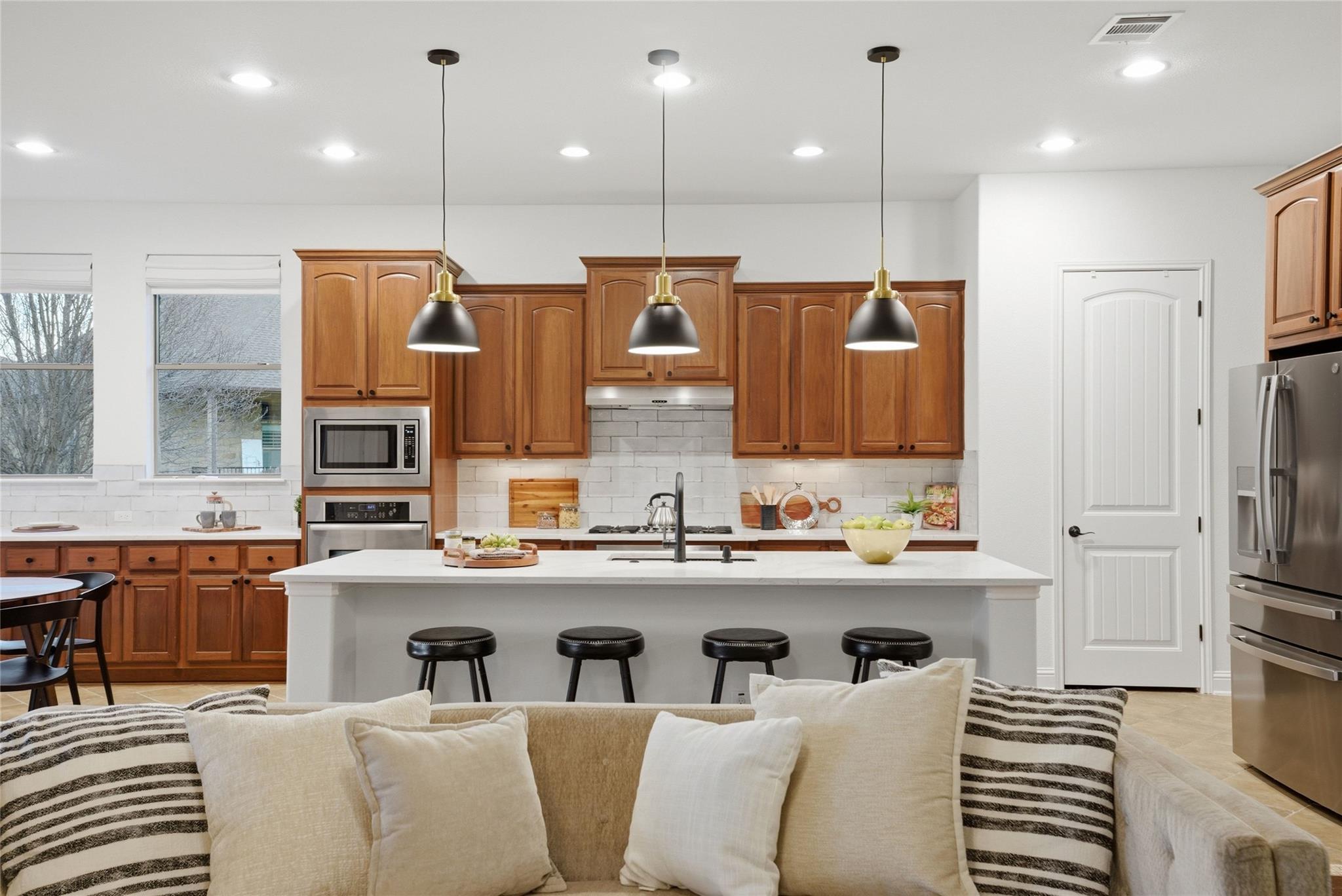 105 Edinburgh Isle Ct, Austin, TX 78738