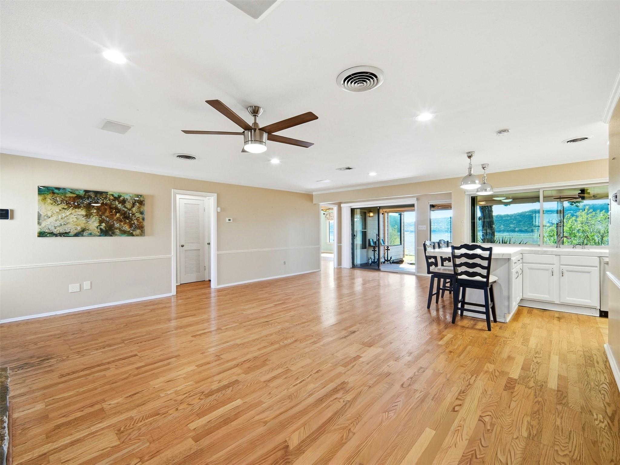 159 Thornton Ln, Lakehills, TX 78063