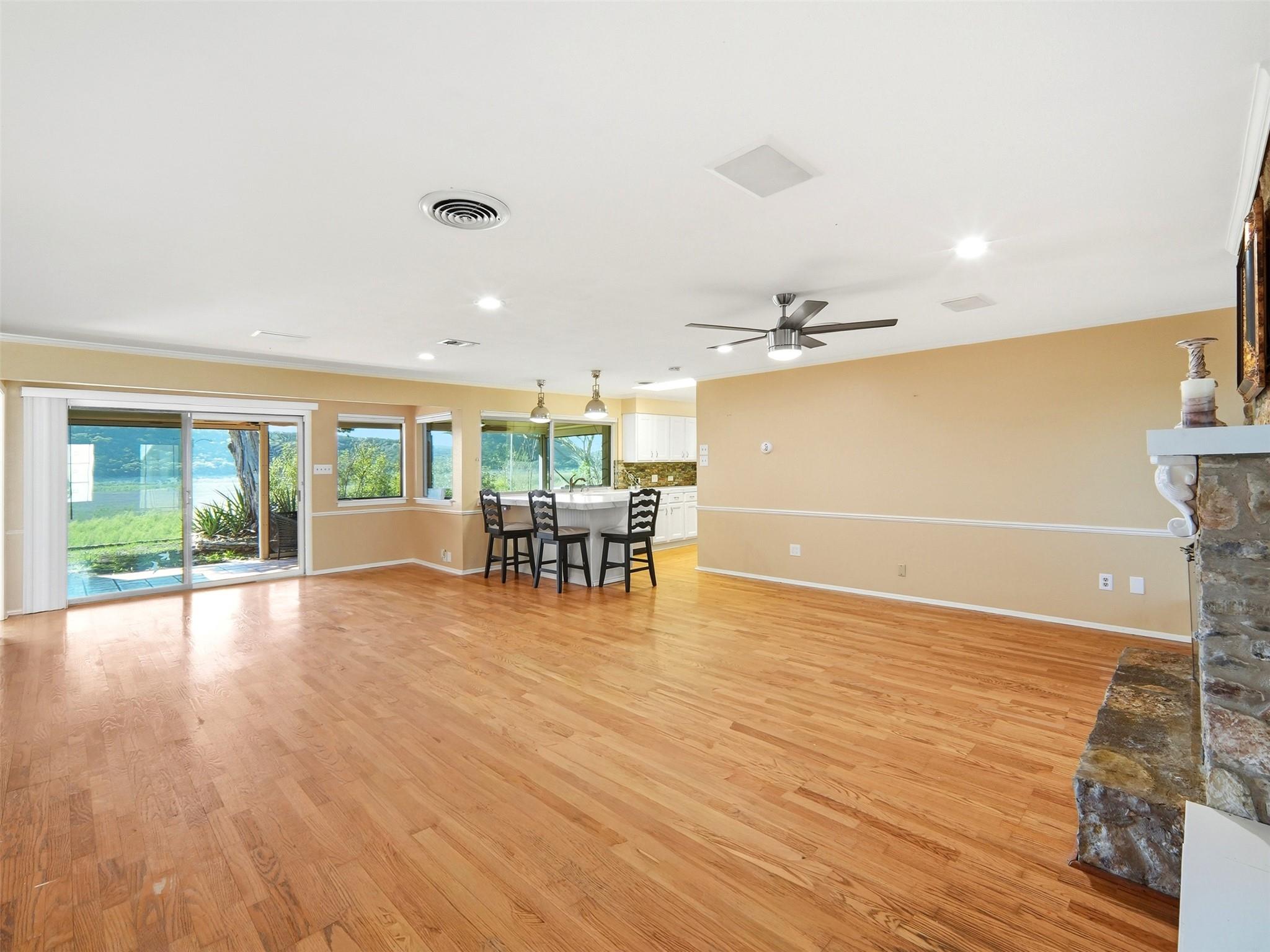 159 Thornton Ln, Lakehills, TX 78063