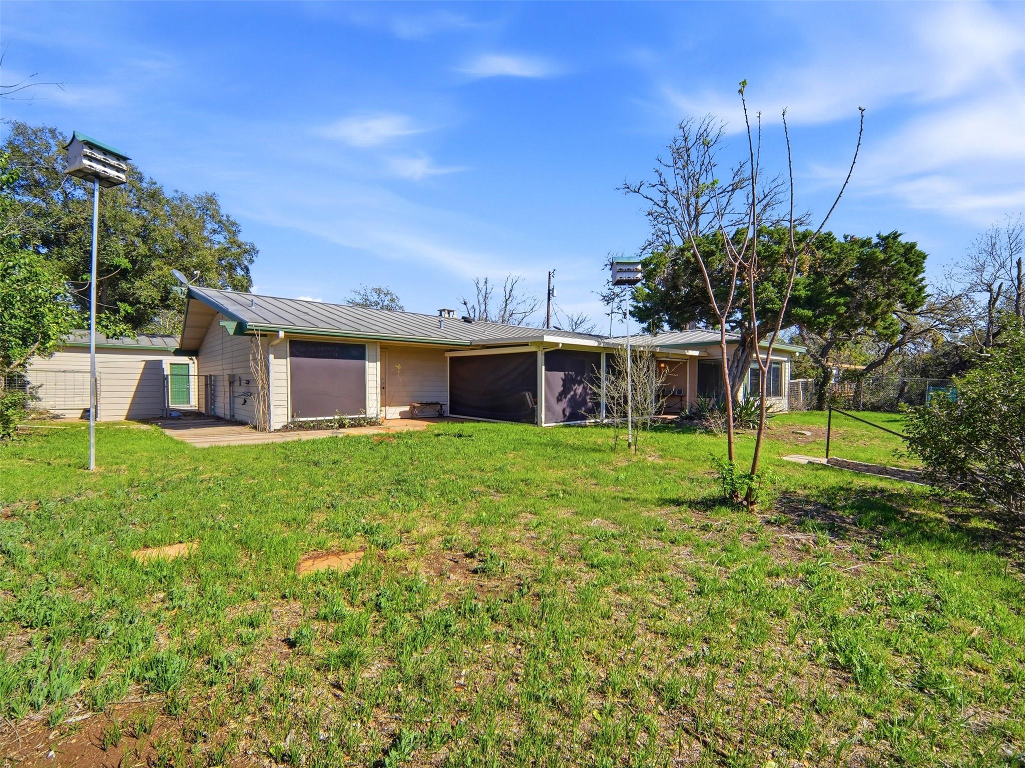 159 Thornton Ln, Lakehills, TX 78063