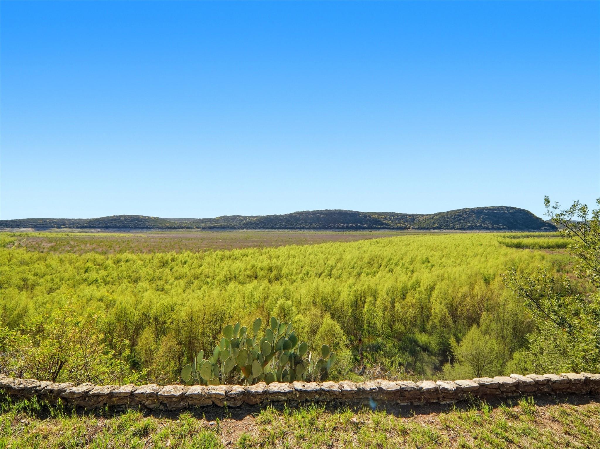 159 Thornton Ln, Lakehills, TX 78063