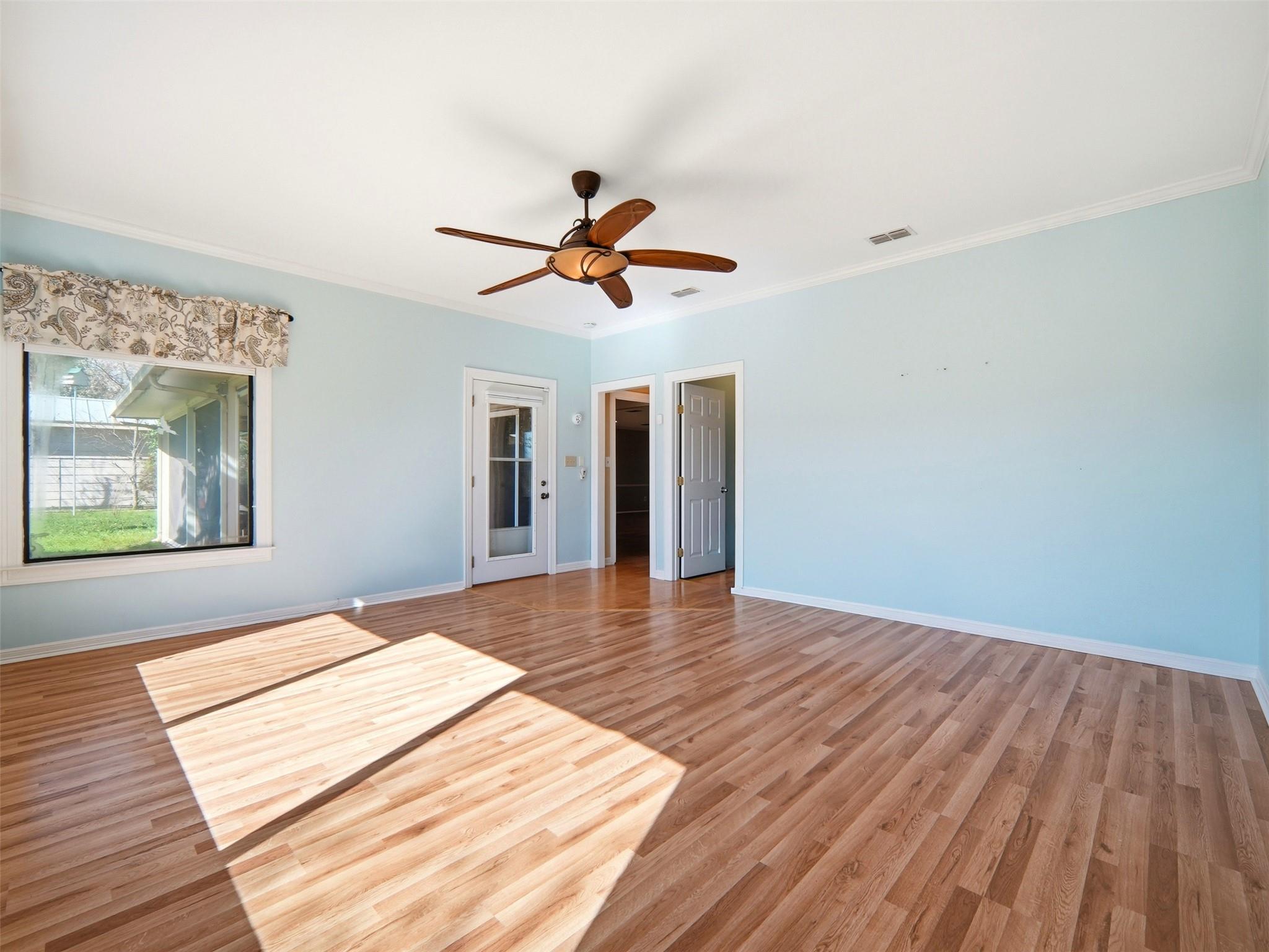 159 Thornton Ln, Lakehills, TX 78063