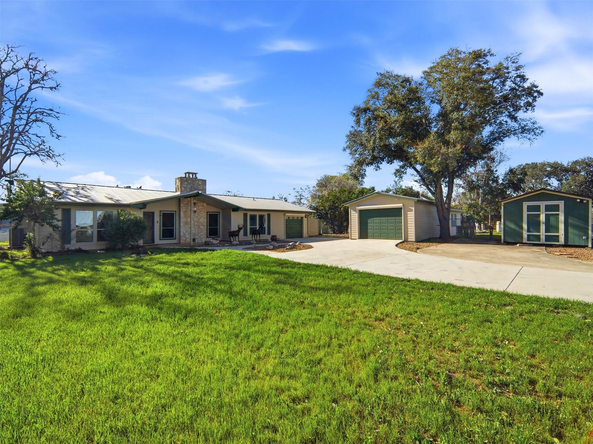 159 Thornton Ln, Lakehills, TX 78063