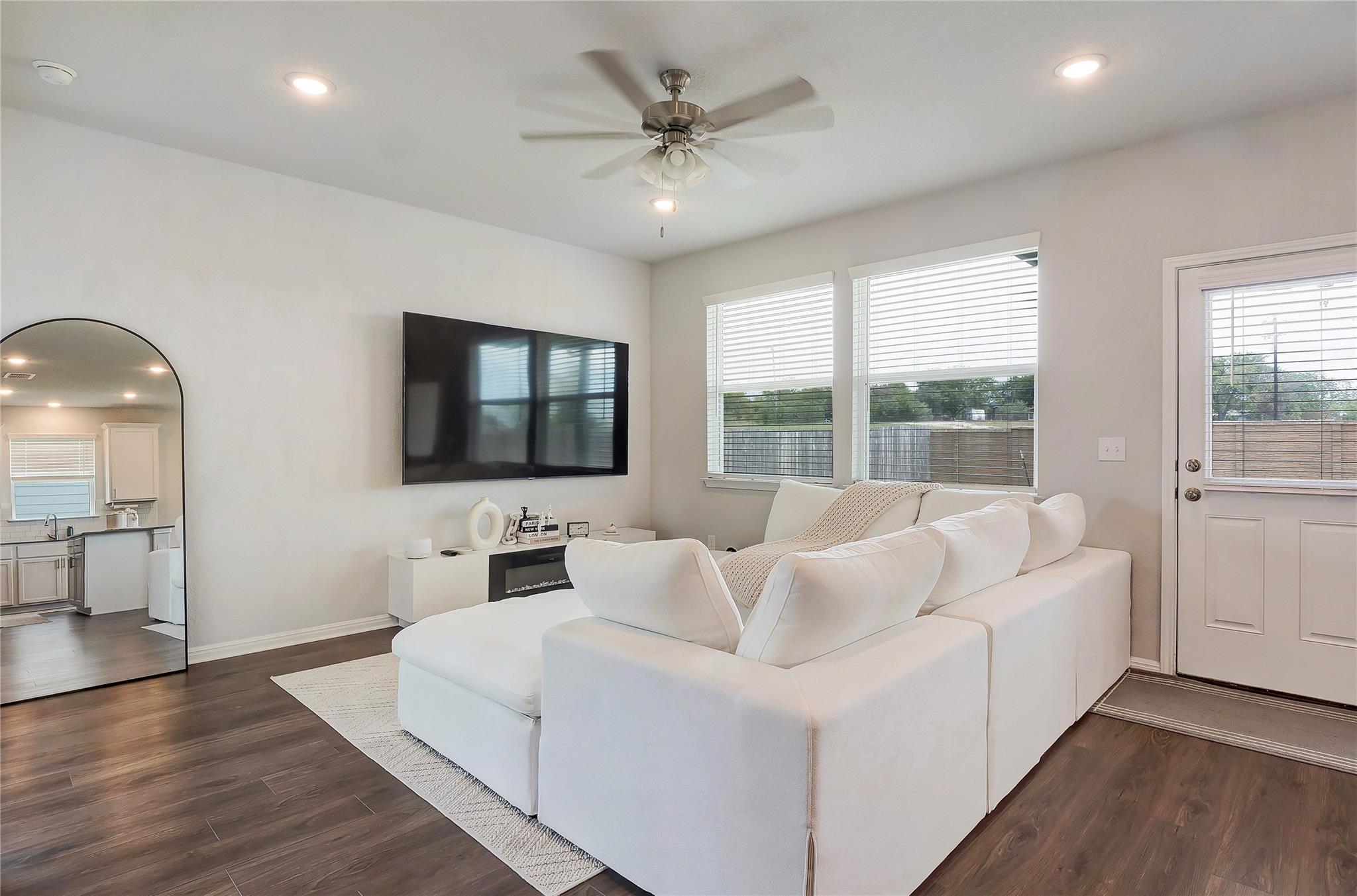 6554 Marsh Ln, Buda, TX 78610